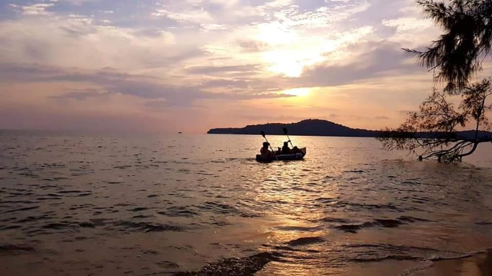 ホテル Crusoe Koh Takiev Island Koh Ta Kiev エクステリア 写真